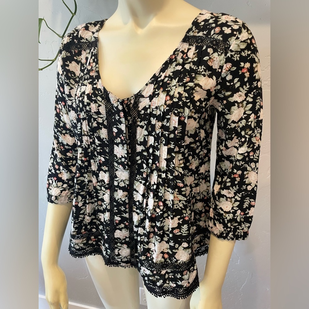 New Anthropologie Maeve Floral button up Women's Top size 2